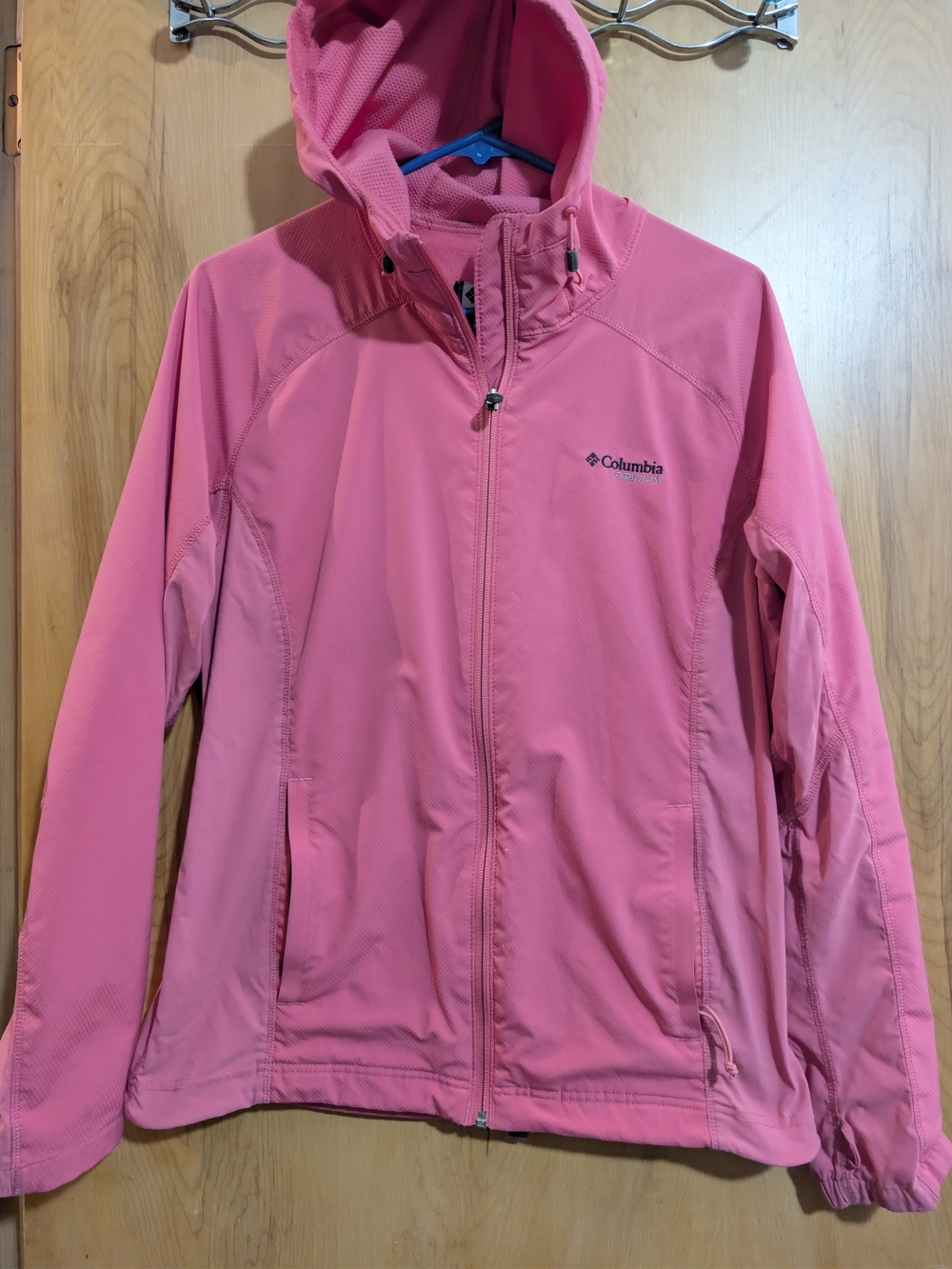 Columbia Women’s Pink Hooded Softshell Ski Jacket